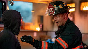 911: Одинокая звезда: 2 сезон 11 серия