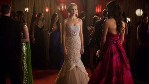 Дневники вампира: 4x19