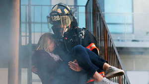 911: Одинокая звезда: 2 сезон 8 серия